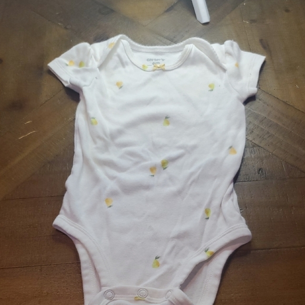 🐻 Carter's White Bodysuit with Yellow Print